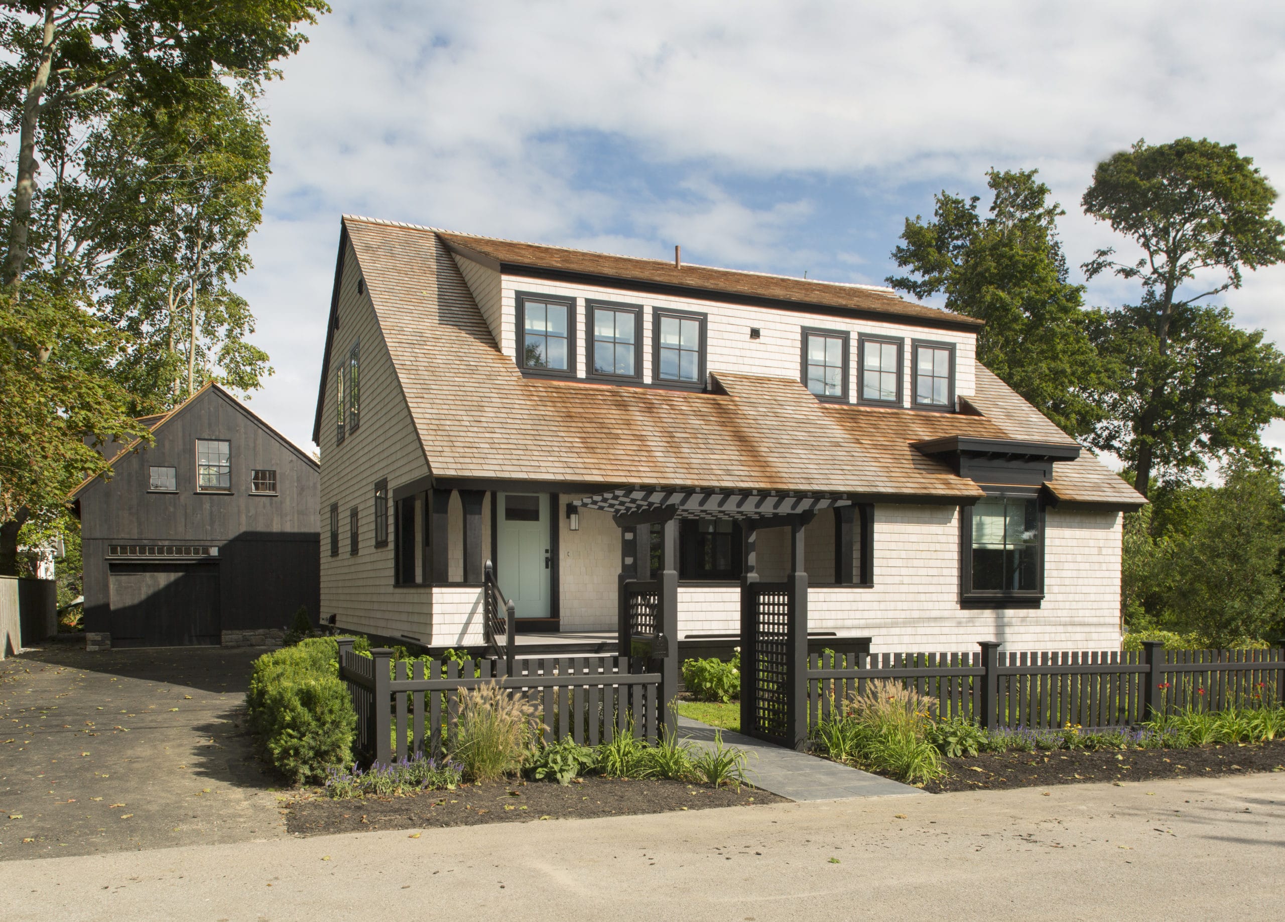 A Green Makeover for a 100-Year-Old Cottage - Best In American Living, image size:2560x1838